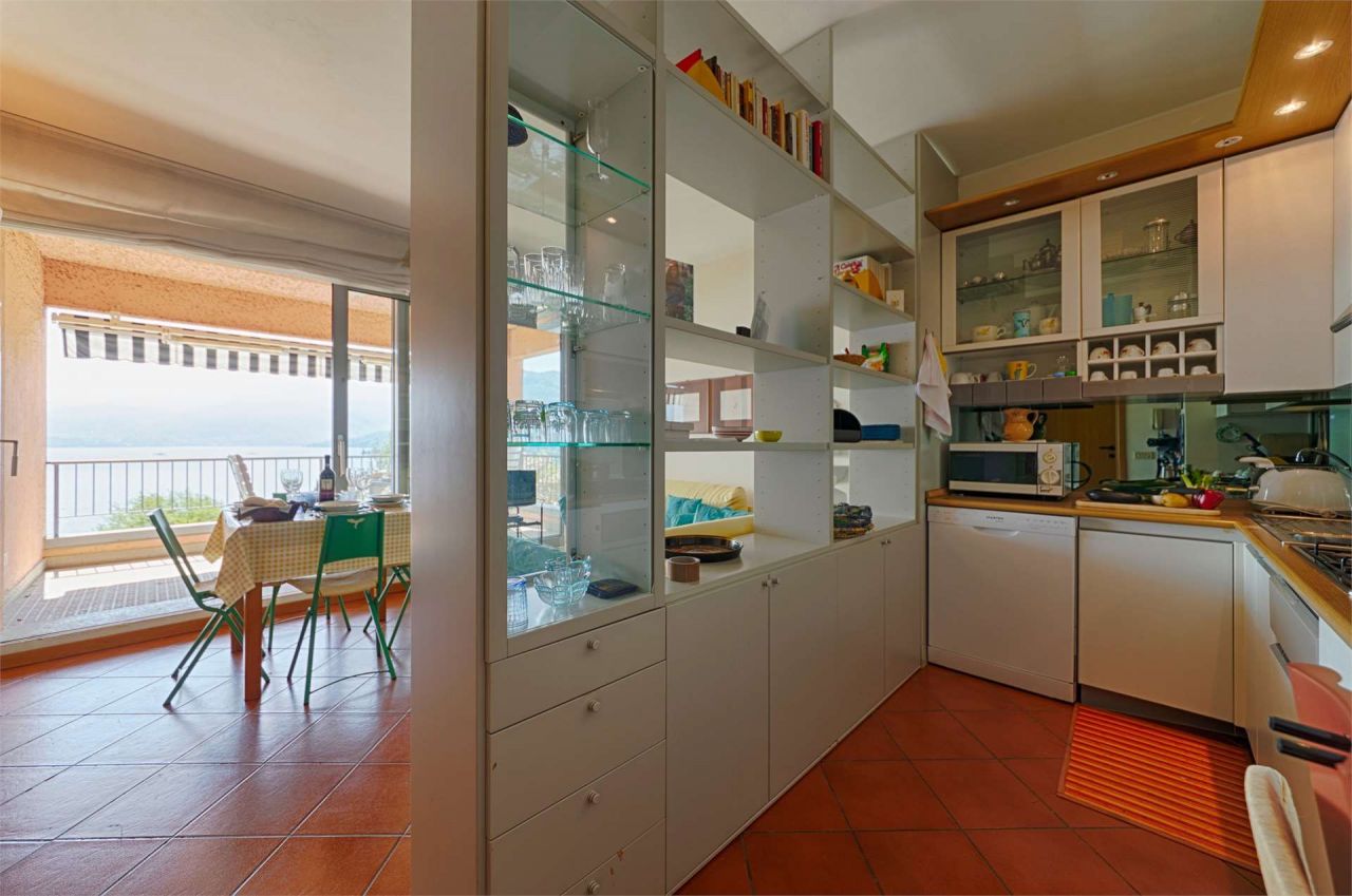 Квартира у озера Комо, Италия, 80 м2 фото 4