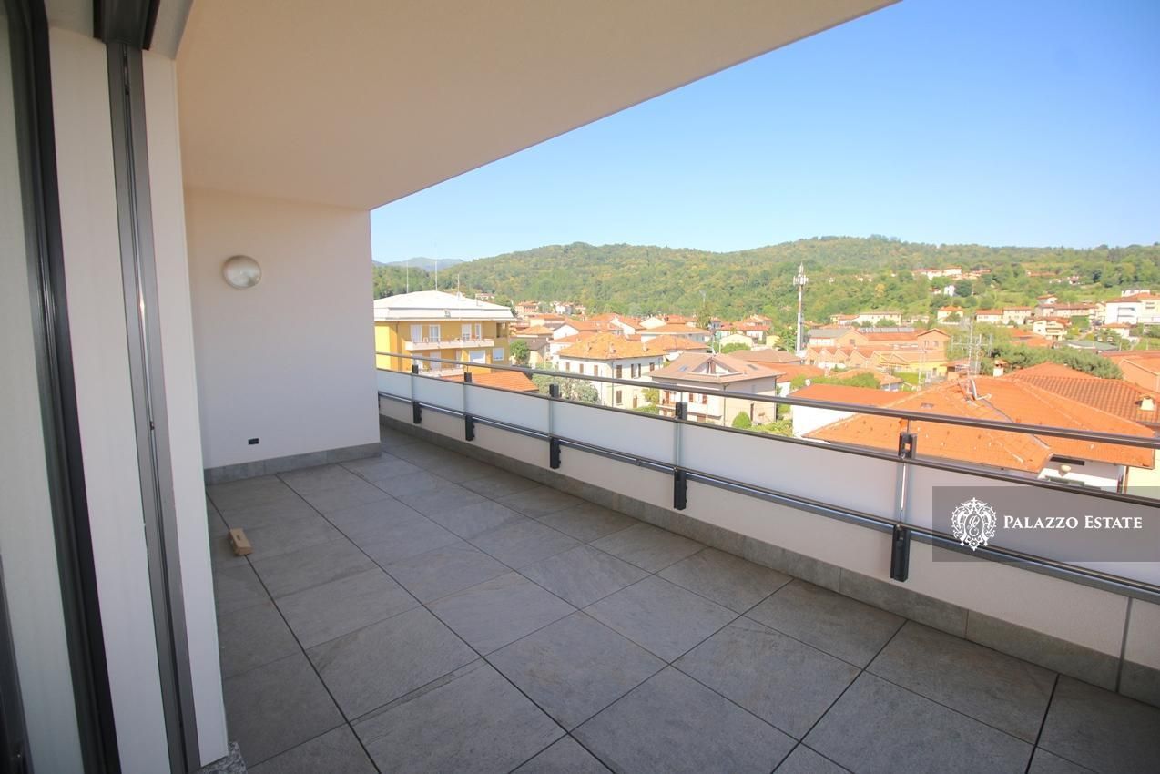 Апартаменты у озера Комо, Италия, 115 м2 фото 2