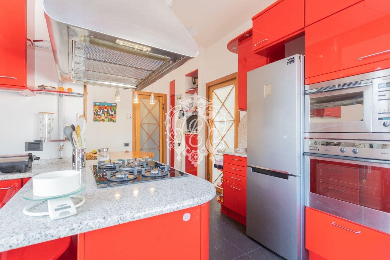 Пентхаус в Комо, Италия, 280 м2 фото 3