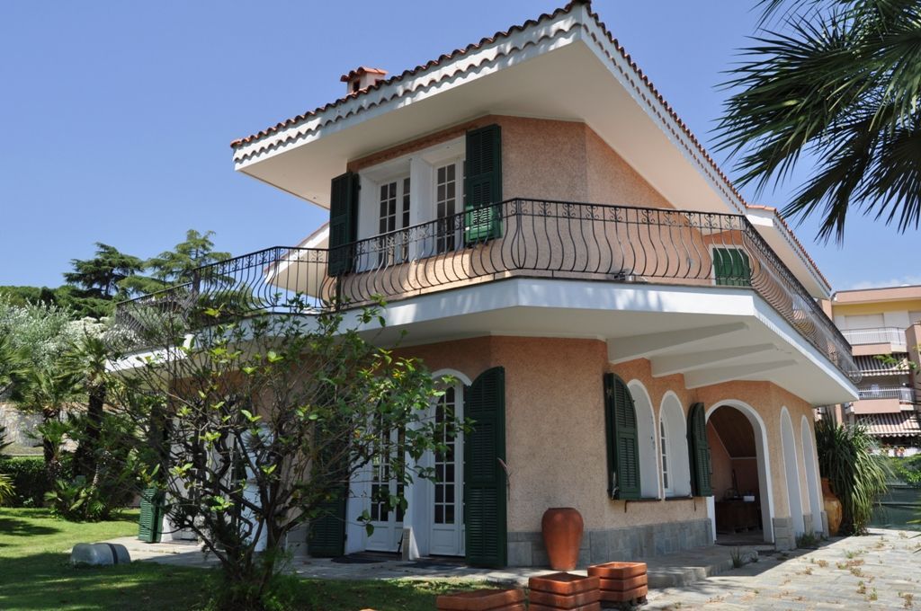 Вилла в Сан-Ремо, Италия, 226 м2 фото 3