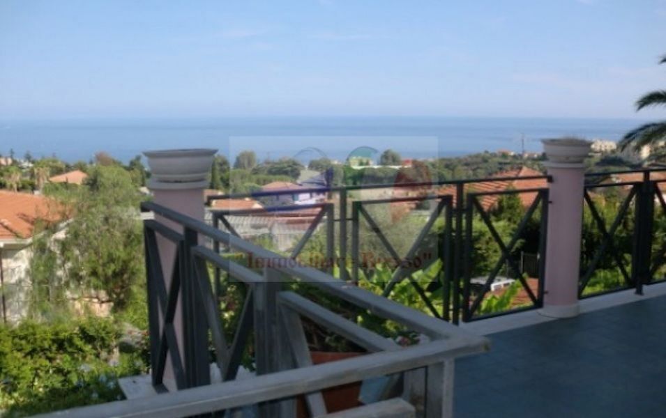 Вилла в Сан-Ремо, Италия, 240 м2 фото 2