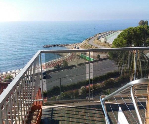 Апартаменты в Сан-Ремо, Италия, 90 м2 фото 3