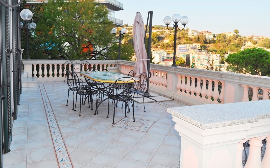 Вилла в Сан-Ремо, Италия, 345 м2 фото 3