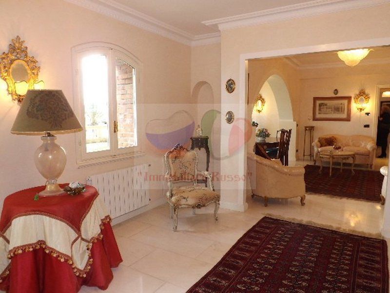 Вилла в Сан-Ремо, Италия, 500 м2 фото 2