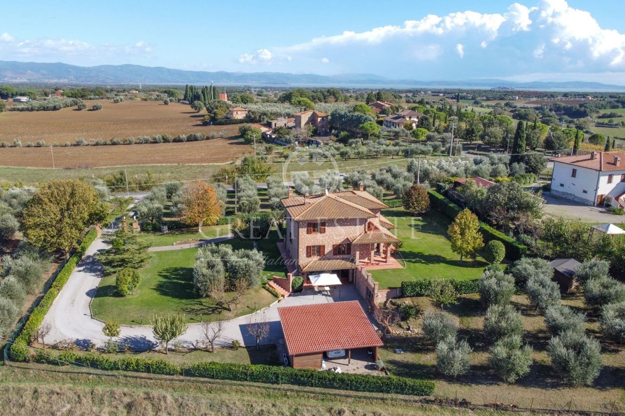 Дом в Кастильоне-дель-Лаго, Италия, 425.25 м2 фото 5