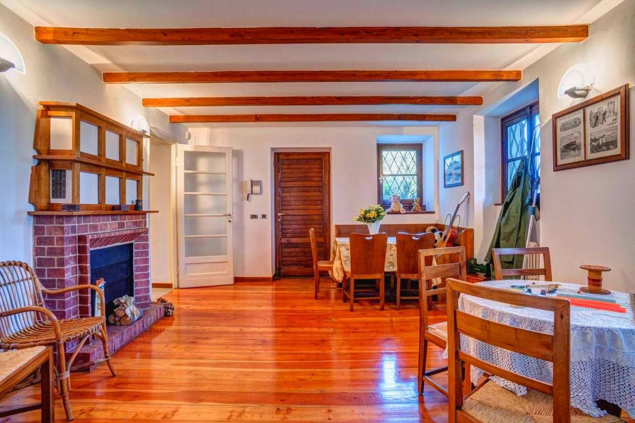 Поместье у озера Комо, Италия, 650 м2 фото 5