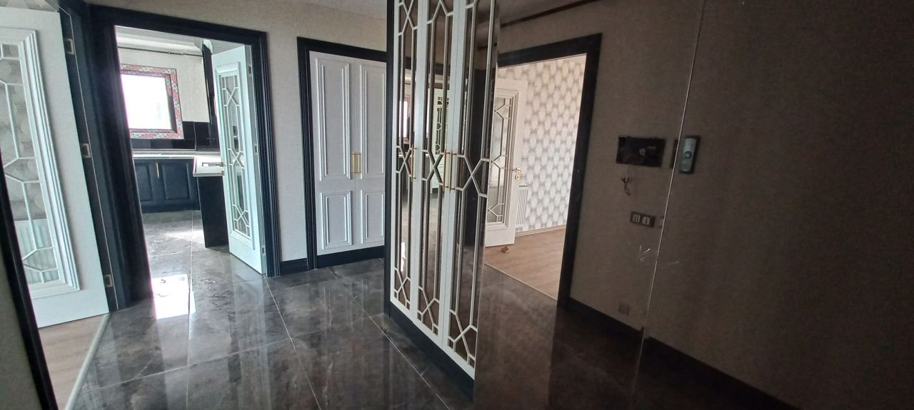 Квартира в Мерсине, Турция, 220 м2 фото 3