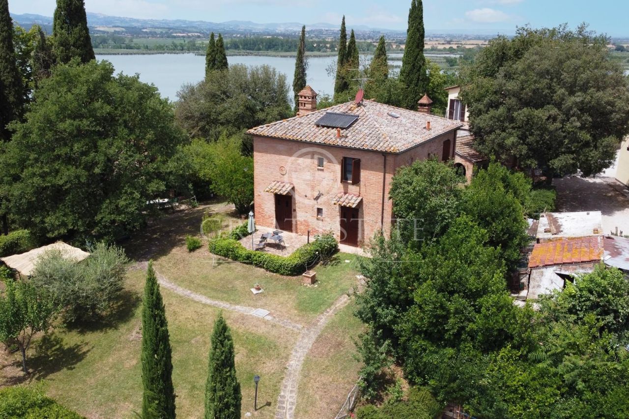 Дом в Кастильоне-дель-Лаго, Италия, 265 м2 фото 4