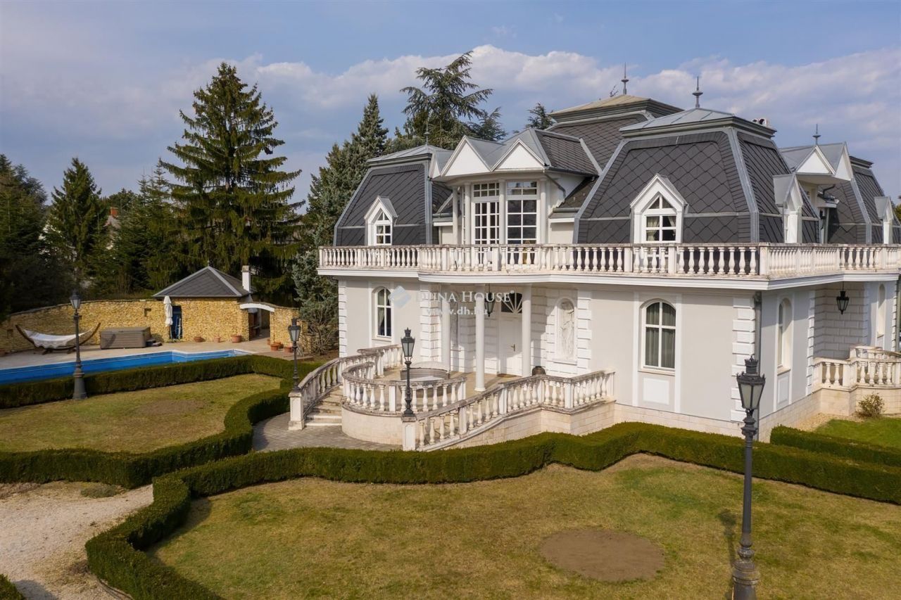 Вилла в Сомбатхее, Венгрия, 380 м2 фото 1