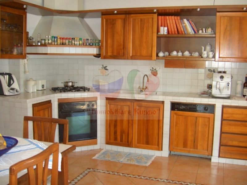 Вилла в Сан-Ремо, Италия, 560 м2 фото 2