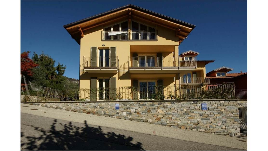 Квартира у озера Комо, Италия, 100 м2 фото 2