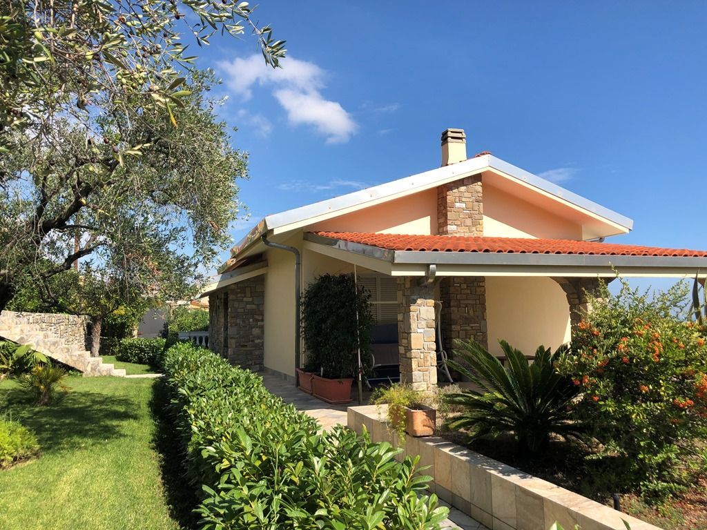 Вилла в Сан-Ремо, Италия, 300 м2 фото 5