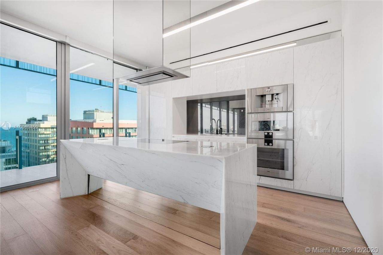 Квартира в Майами, США, 300 м2 фото 2