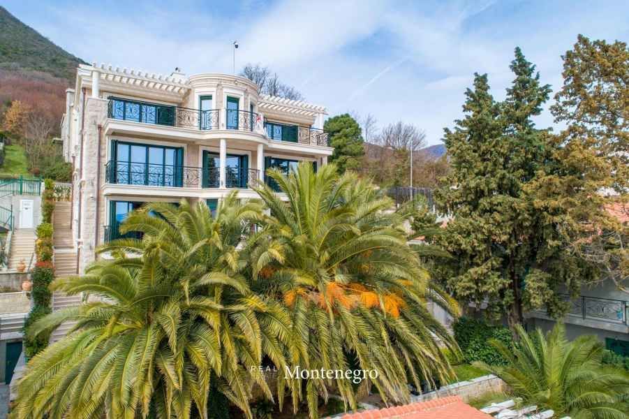 Вилла в Херцег-Нови, Черногория, 550 м2 фото 2