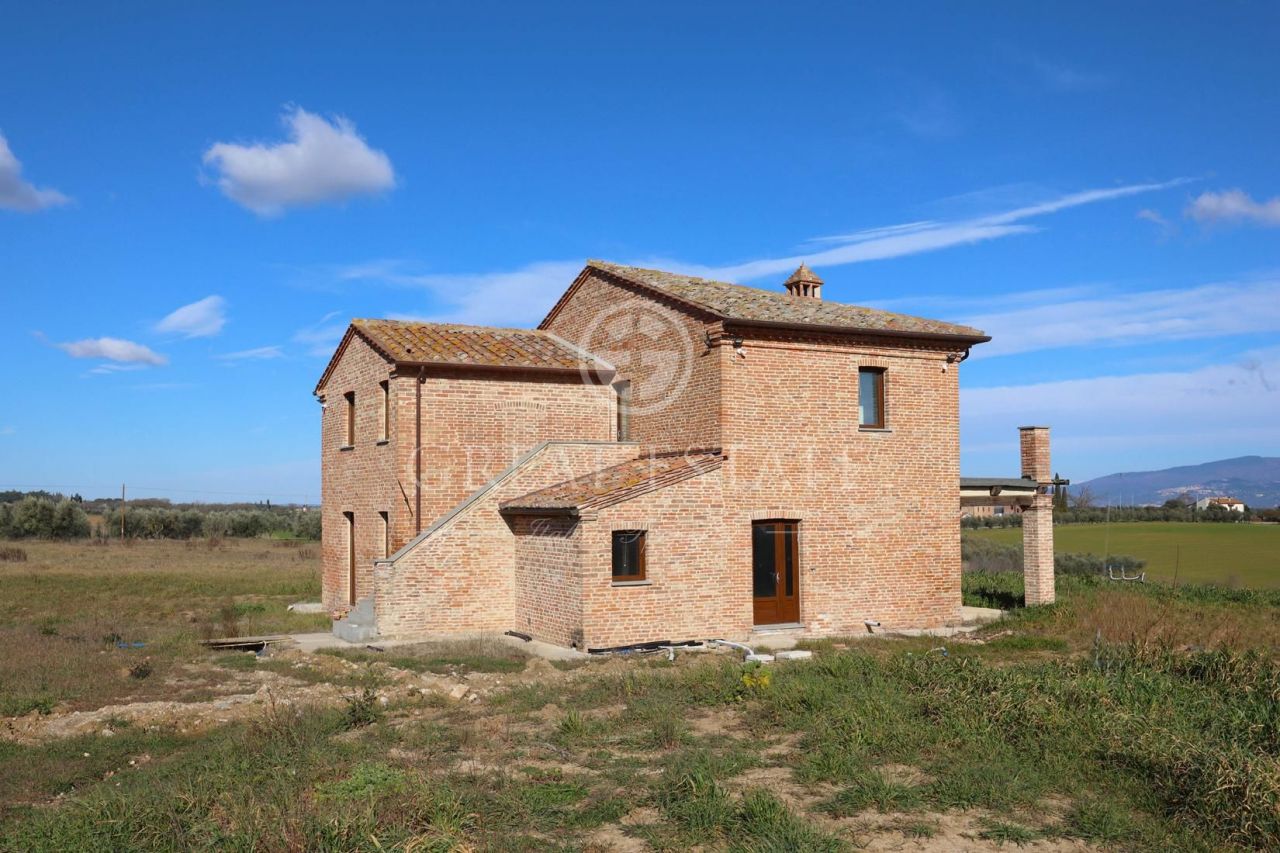 Дом в Кастильоне-дель-Лаго, Италия, 318.9 м2 фото 2