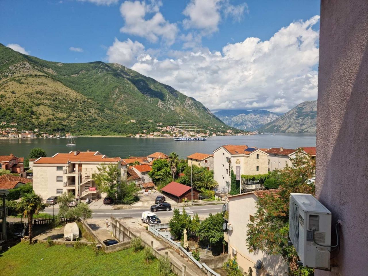 Апартаменты в Доброте, Черногория, 71 м2 фото 4
