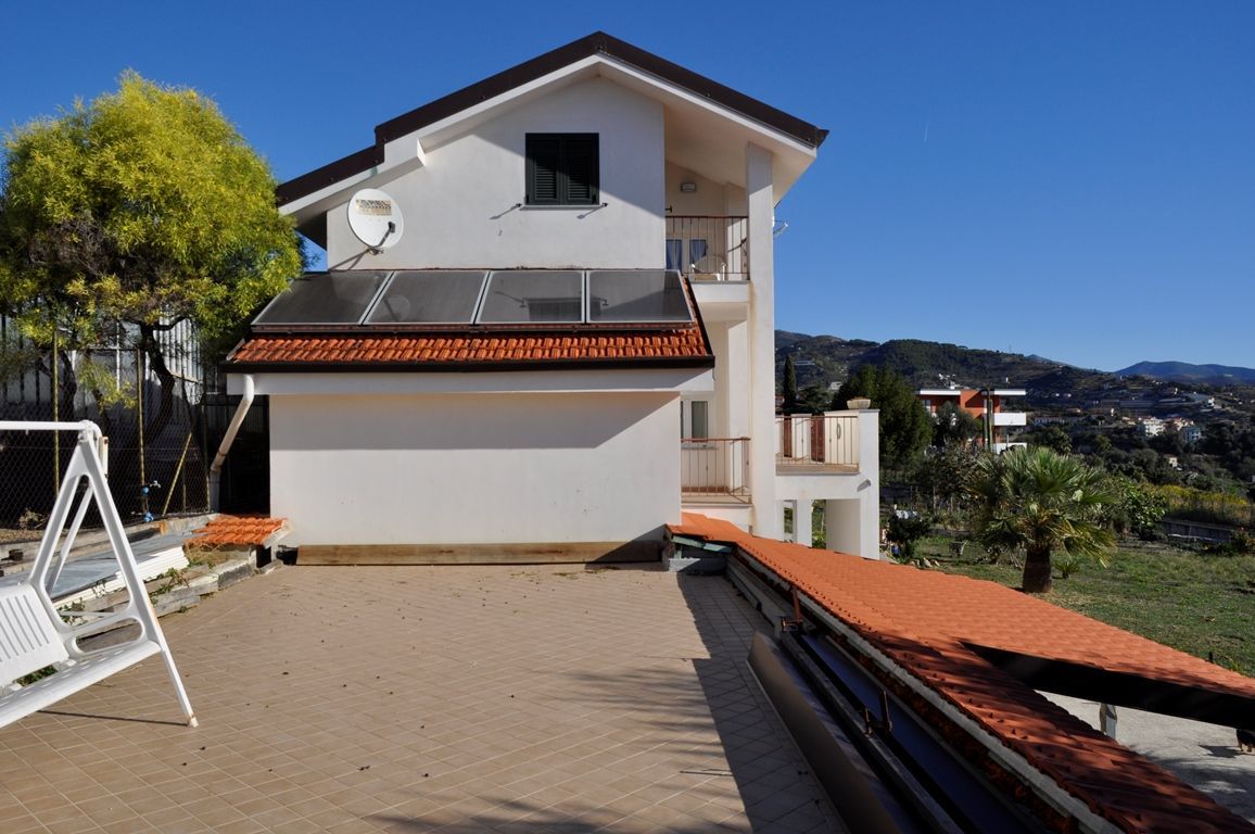 Вилла в Сан-Ремо, Италия, 217 м2 фото 2