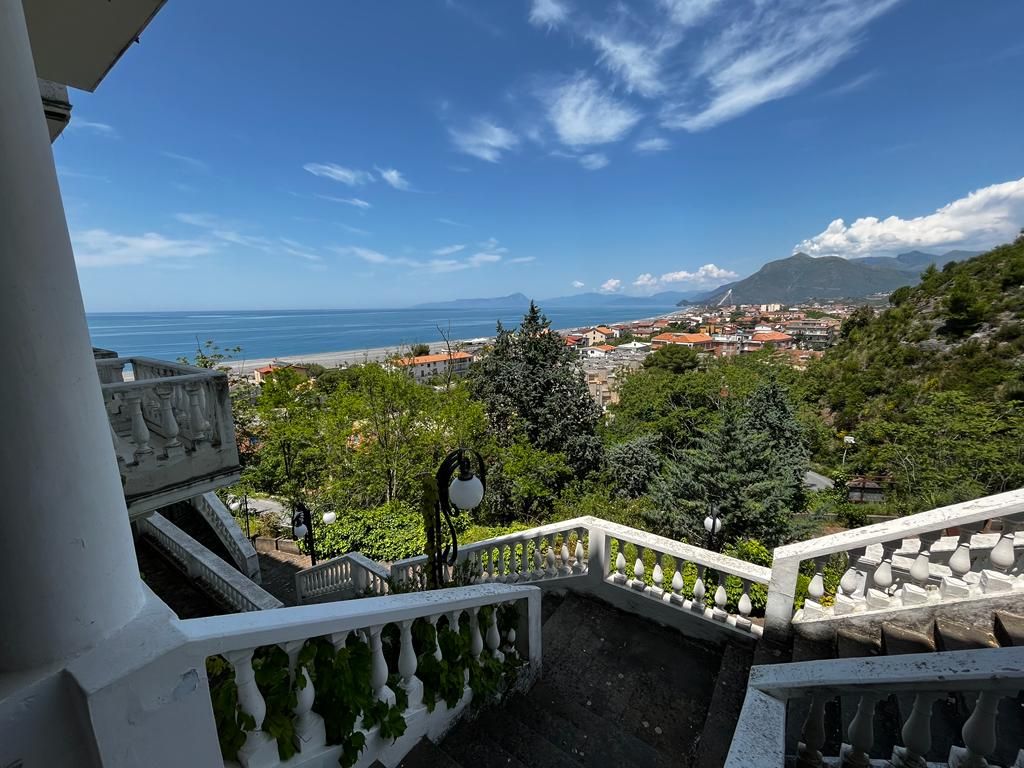 Квартира в Прая-а-Маре, Италия, 135 м2 фото 4