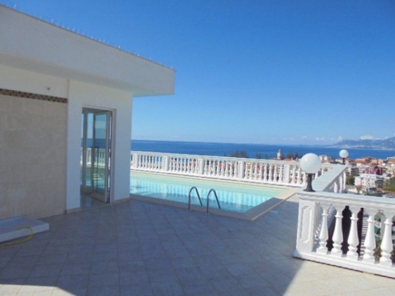 Апартаменты в Бордигере, Италия, 107 м2 фото 2