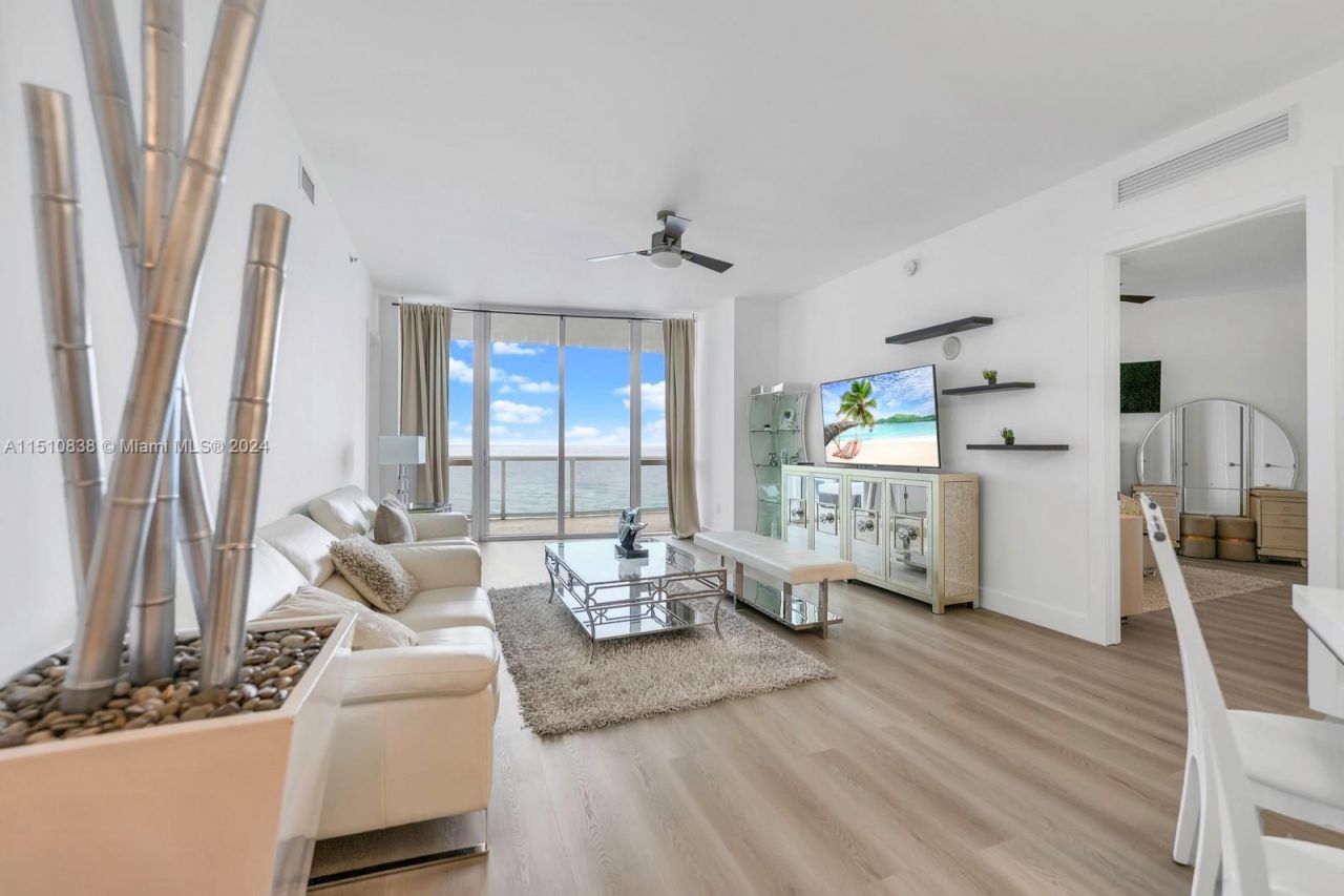 Квартира в Майами, США, 180 м2 фото 2