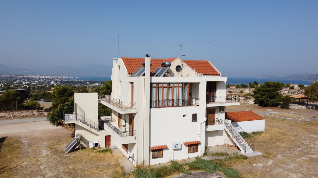 Вилла в Лутраки, Греция, 300 м2 фото 2