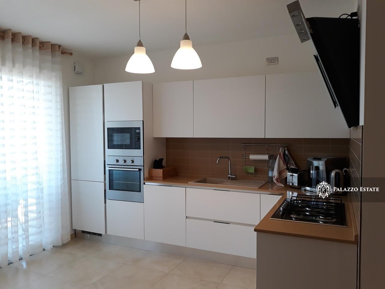 Апартаменты у озера Комо, Италия, 120 м2 фото 2