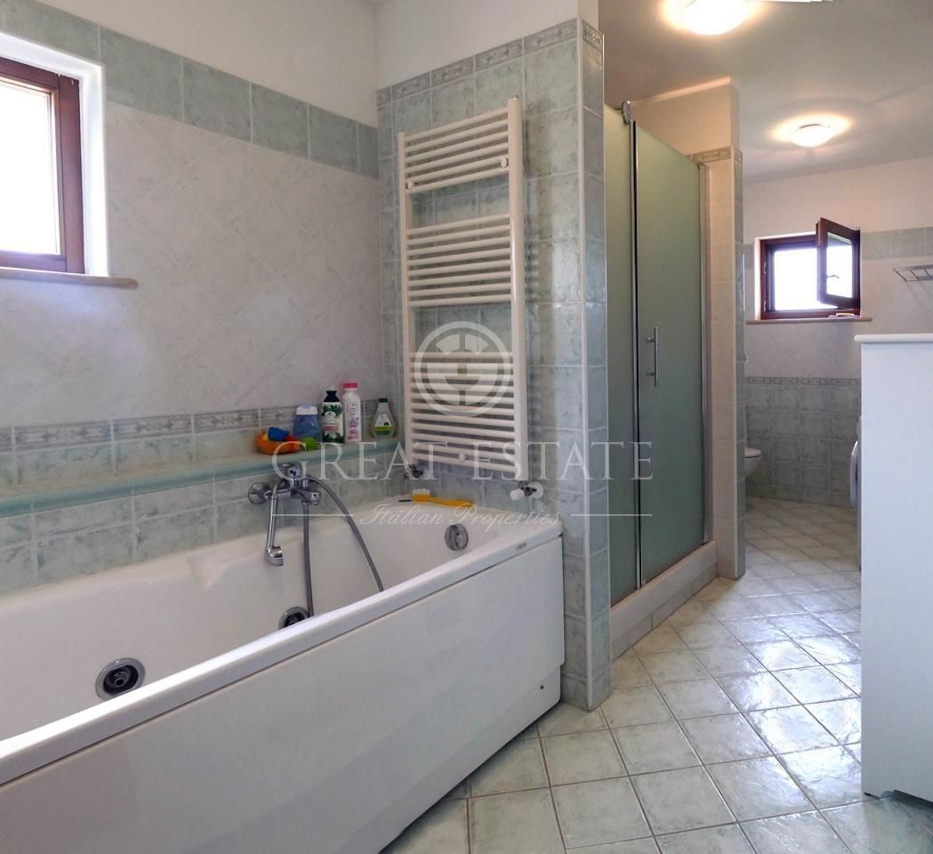 Вилла в Кастильоне-дель-Лаго, Италия, 182 м2 фото 3