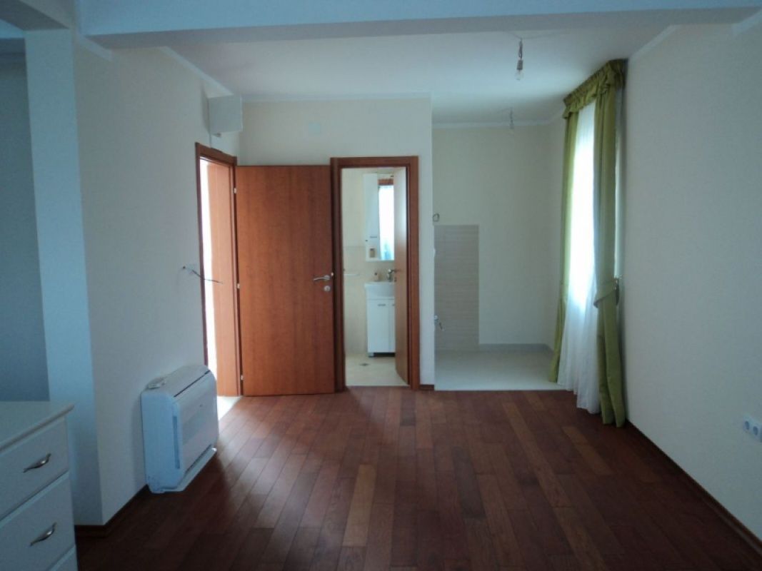 Дом в Тивате, Черногория, 300 м2 фото 3