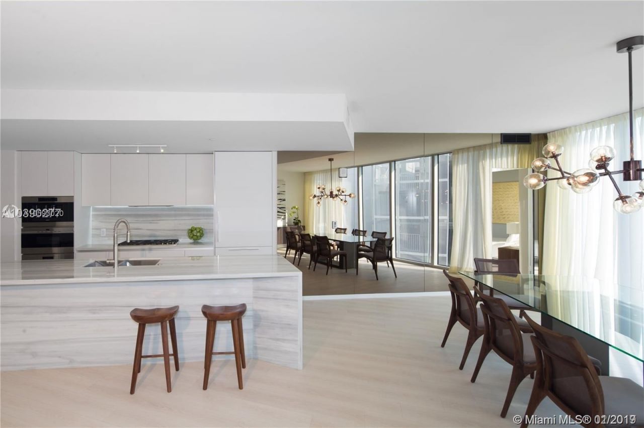 Квартира в Майами, США, 250 м2 фото 4