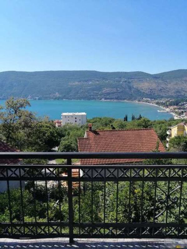 Дом в Херцег-Нови, Черногория, 360 м2 фото 3