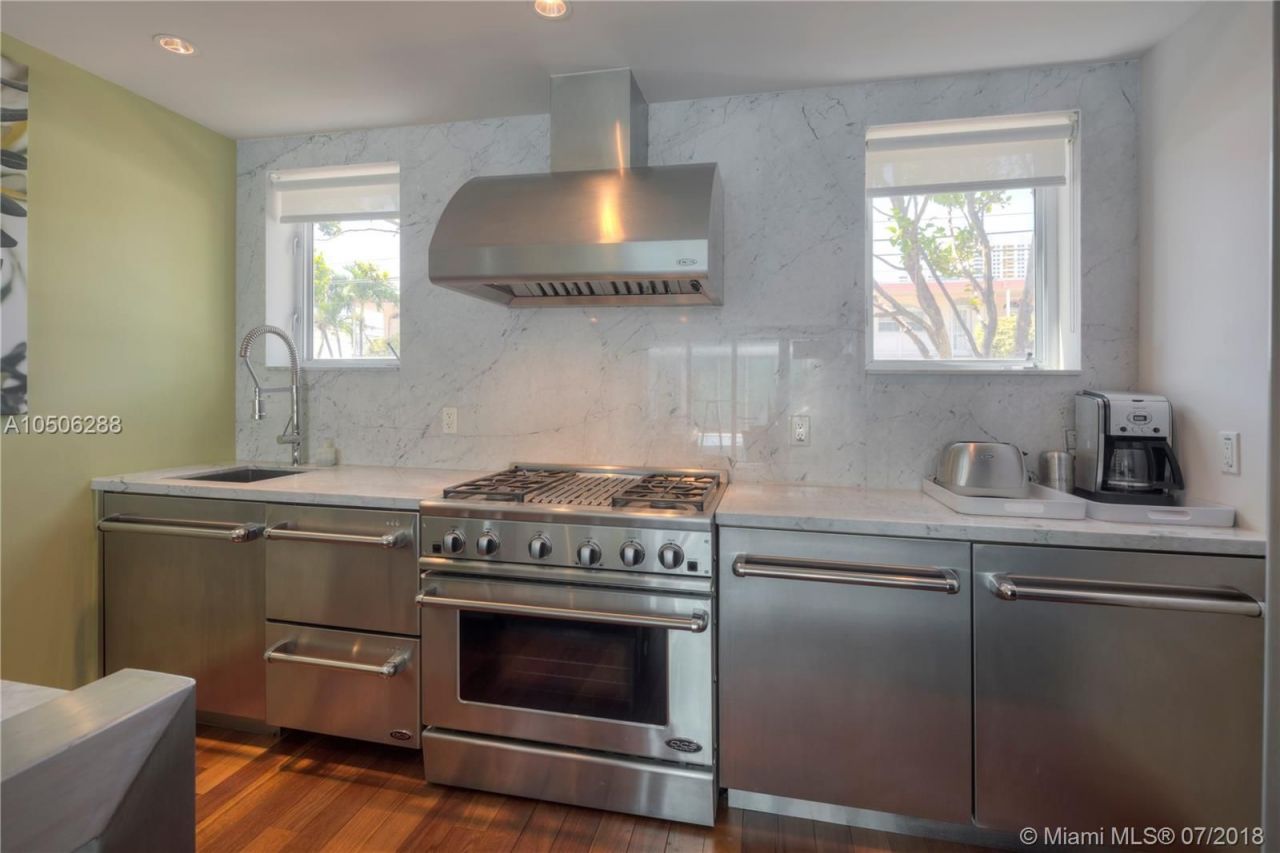 Квартира в Майами, США, 80 м2 фото 2