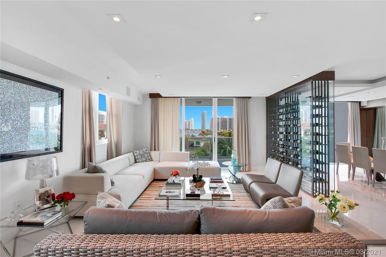 Квартира в Майами, США, 330 м2 фото 4