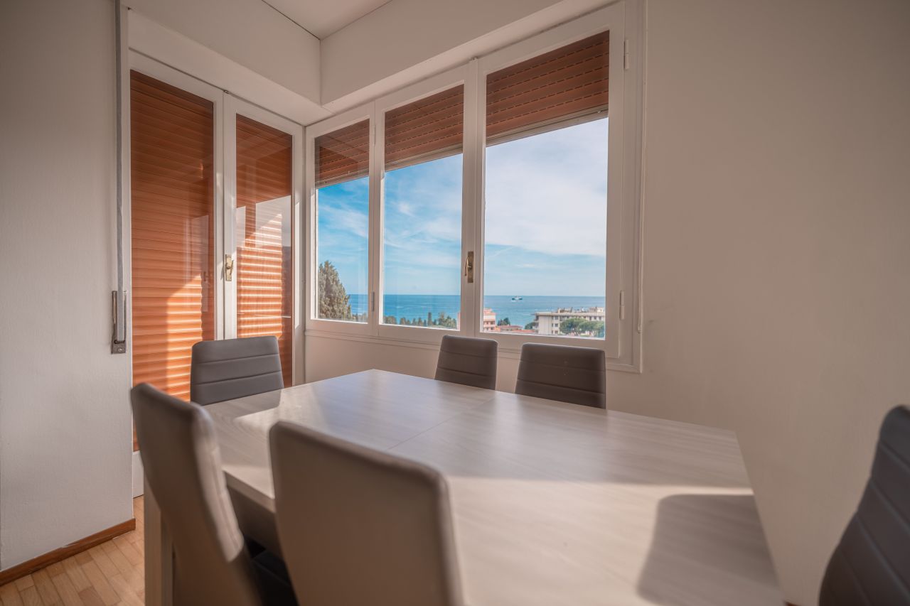 Апартаменты в Сан-Ремо, Италия, 110 м2 фото 2