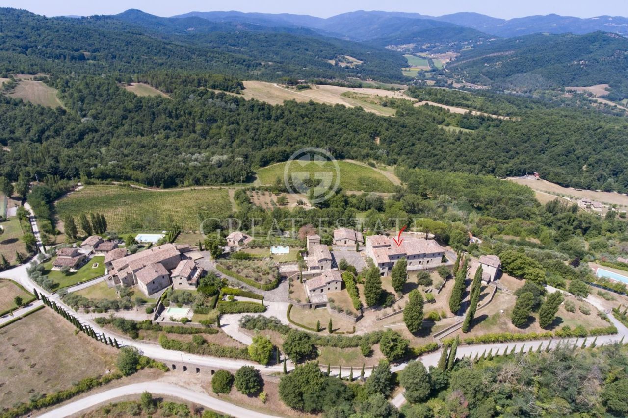 Дом в Умбертиде, Италия, 393.9 м2 фото 2