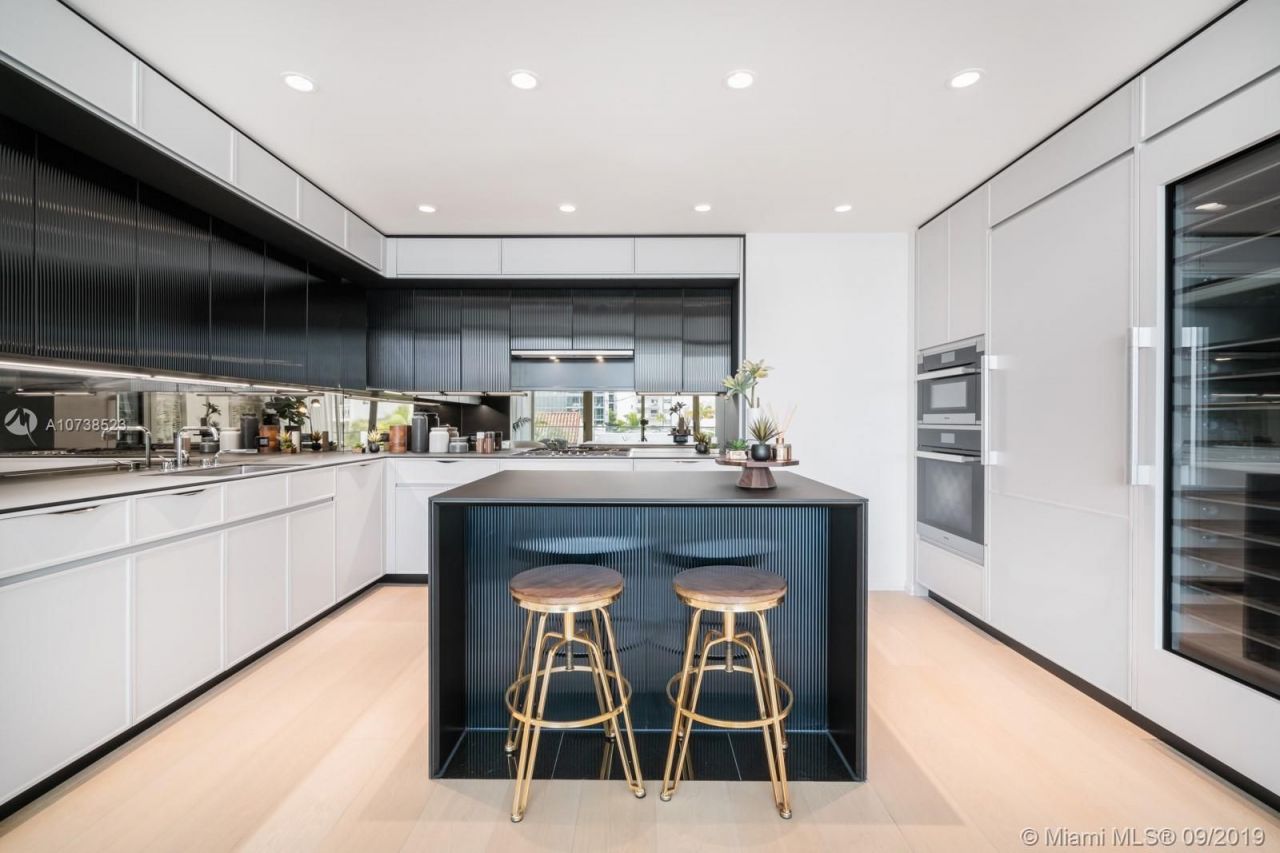 Квартира в Майами, США, 140 м2 фото 2