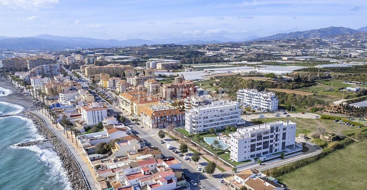 Апартаменты в Альгарробе, Испания, 90 м2 фото 2
