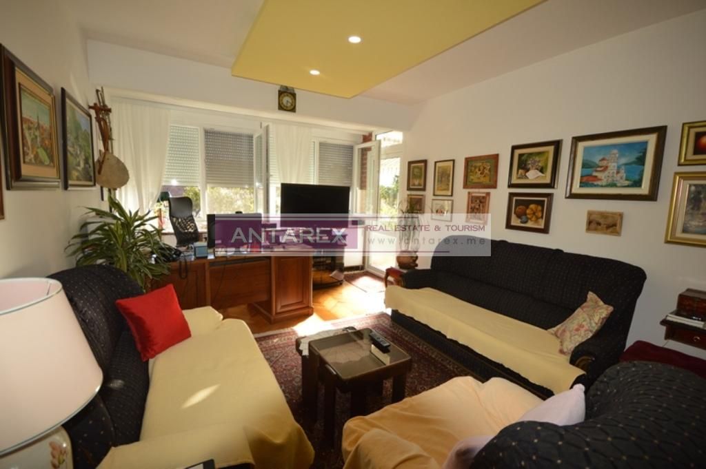 Апартаменты в Херцег-Нови, Черногория, 70 м2 фото 2