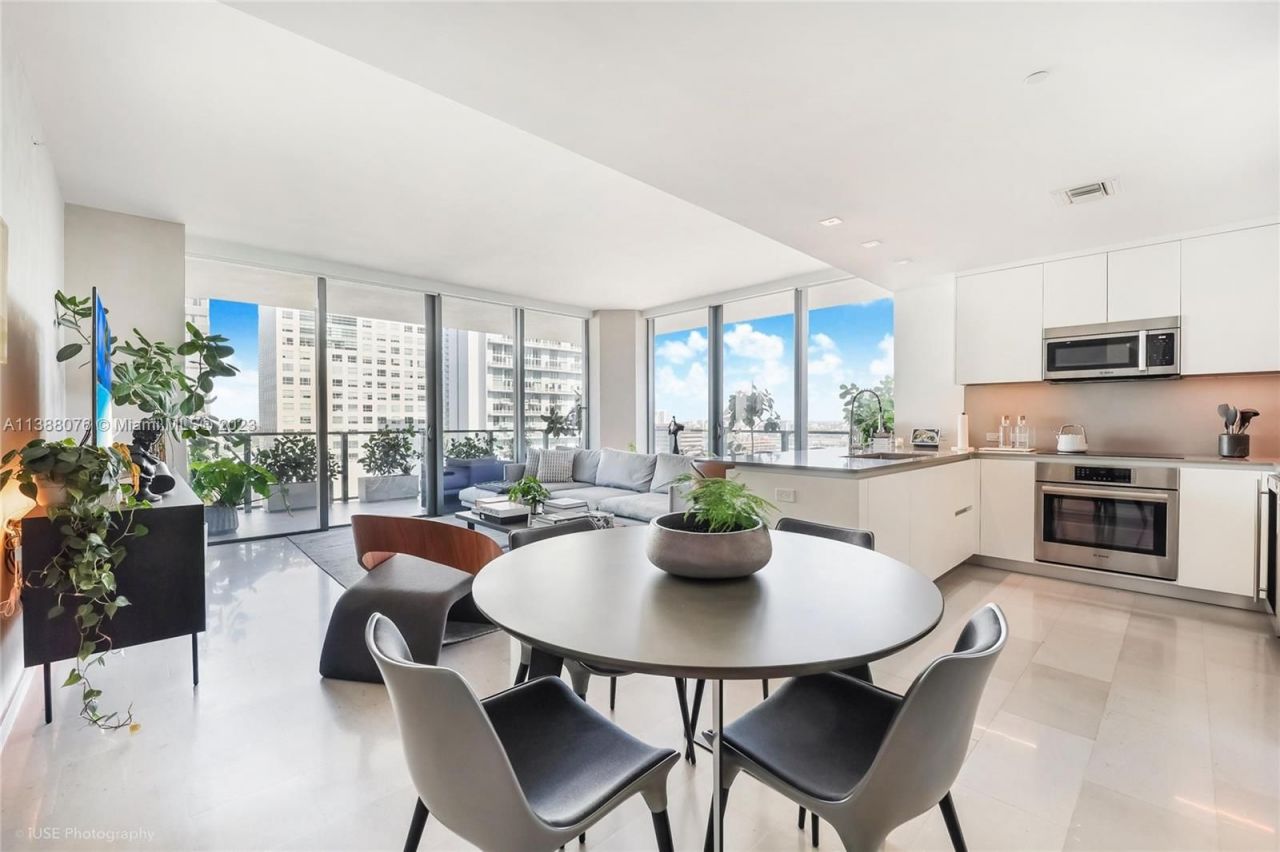 Квартира в Майами, США, 150 м2 фото 2