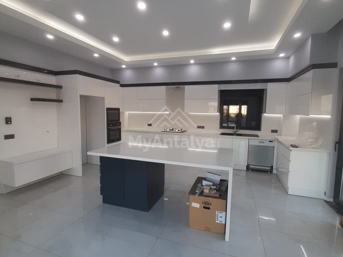 Вилла в Анталии, Турция, 380 м2 фото 2