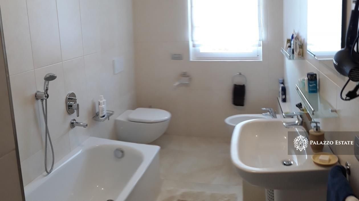 Апартаменты у озера Комо, Италия, 120 м2 фото 5