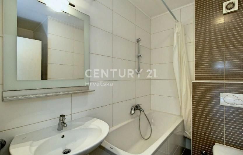 Апартаменты в Умаге, Хорватия, 77 м2 фото 2