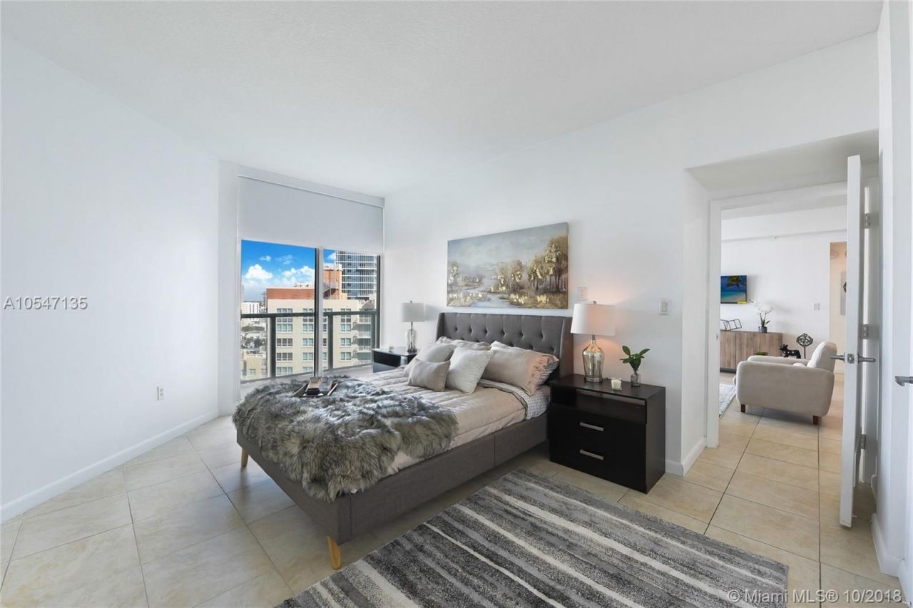 Квартира в Майами, США, 100 м2 фото 2