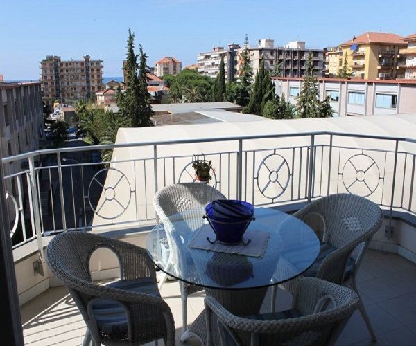 Квартира в Вентимилье, Италия, 90 м2 фото 1