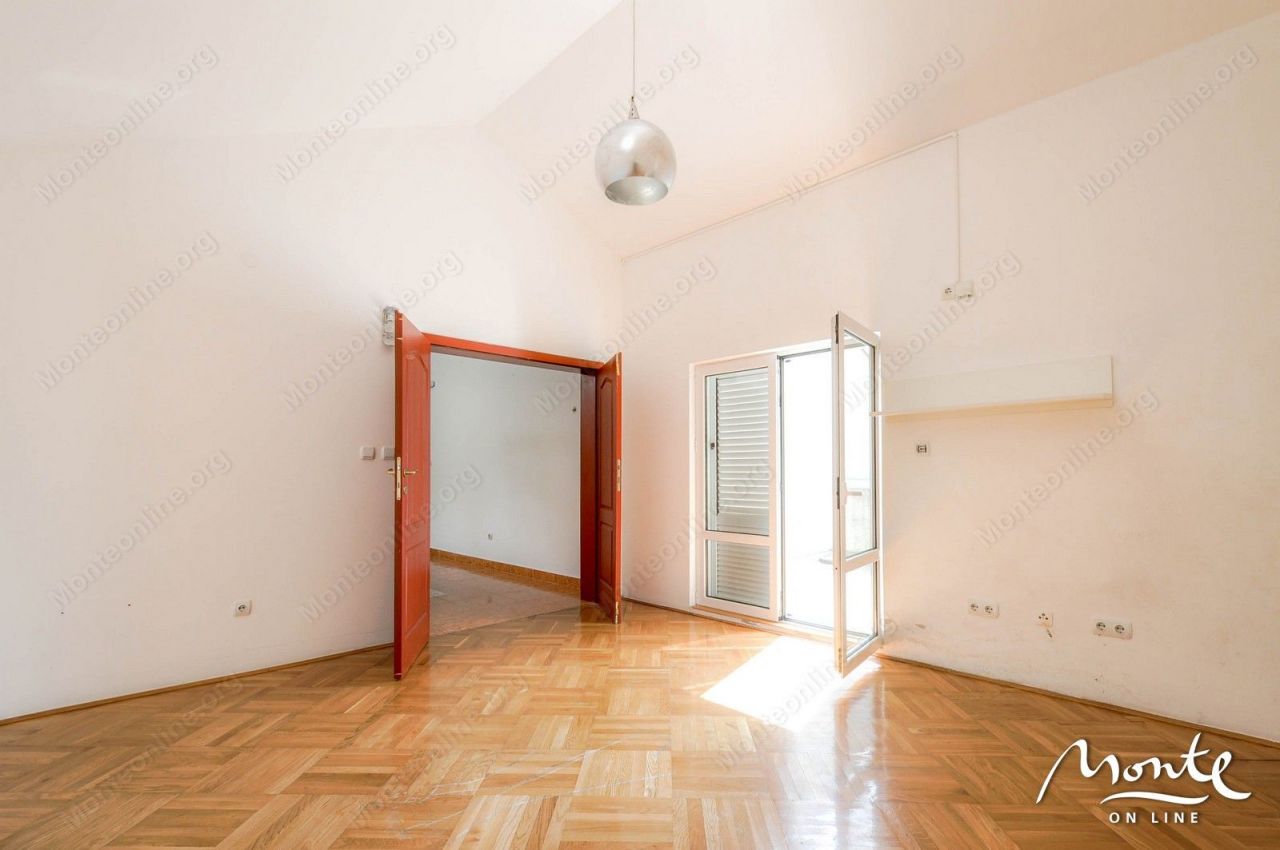 Квартира в Которе, Черногория, 97 м2 фото 3