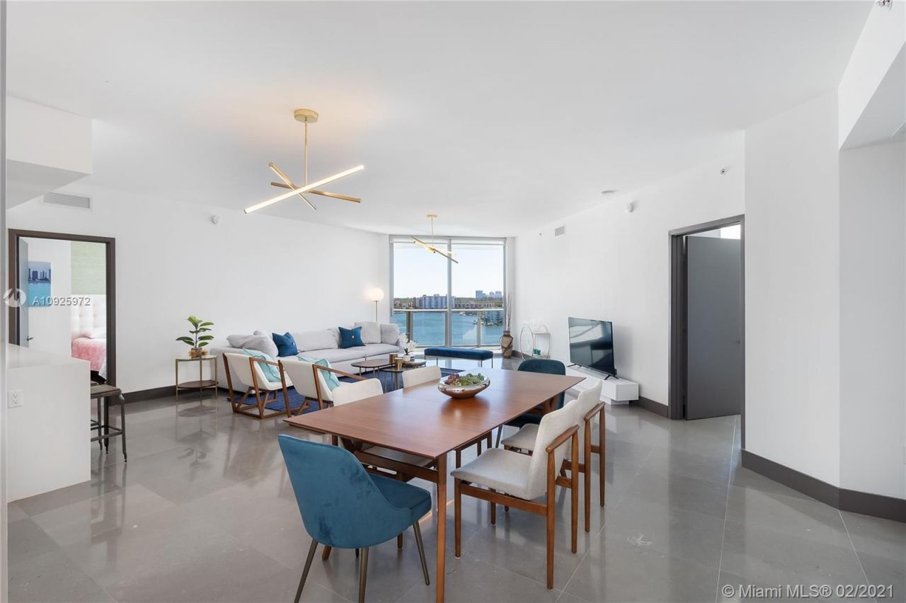 Квартира в Майами, США, 180 м2 фото 2