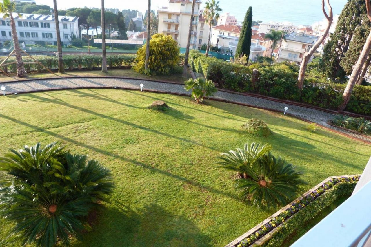 Апартаменты в Сан-Ремо, Италия, 120 м2 фото 3