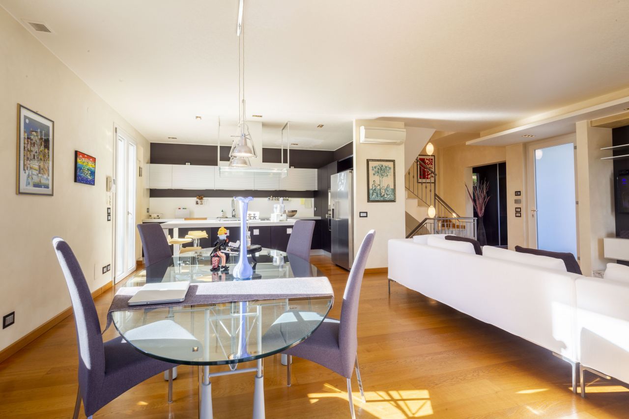 Вилла в Сан-Ремо, Италия, 240 м2 фото 5