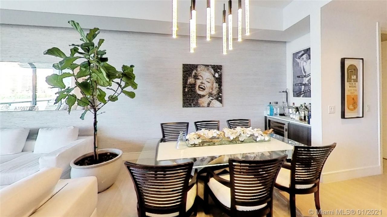 Квартира в Майами, США, 240 м2 фото 3