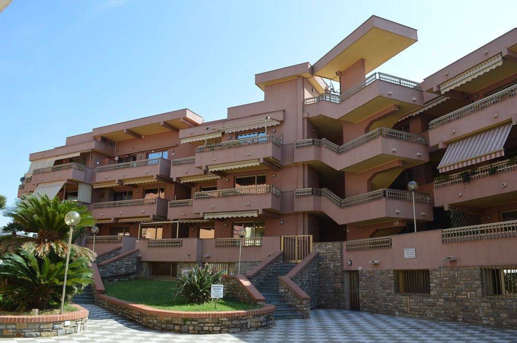Апартаменты в Империи, Италия, 70 м2 фото 2