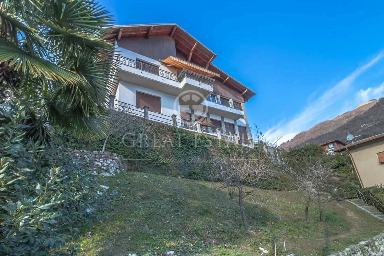 Вилла у озера Комо, Италия, 300 м2 фото 5